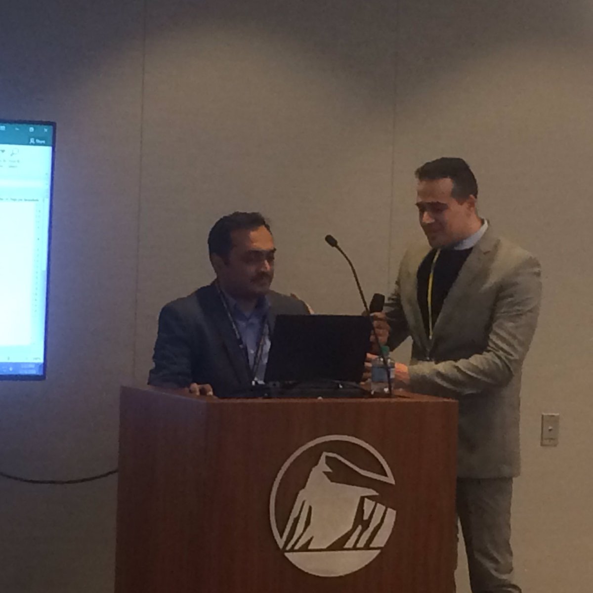 Srini Ramanathan at the Iron Viz competition today at  Tableau  Day in Prudential <a href="/USEReady_CTO/">Andy (Anand) Vadul</a> <a href="/USEReadyInc/">USEReady</a> <a href="/ChrisRoop/">ChrisRoop</a>