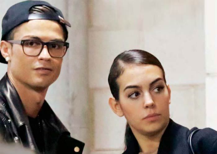 #Exclusiva HOLA.com. ¡En vídeo! Georgina Rodríguez ya es una más en la familia de Cristiano Ronaldo. bit.ly/2htNANQ