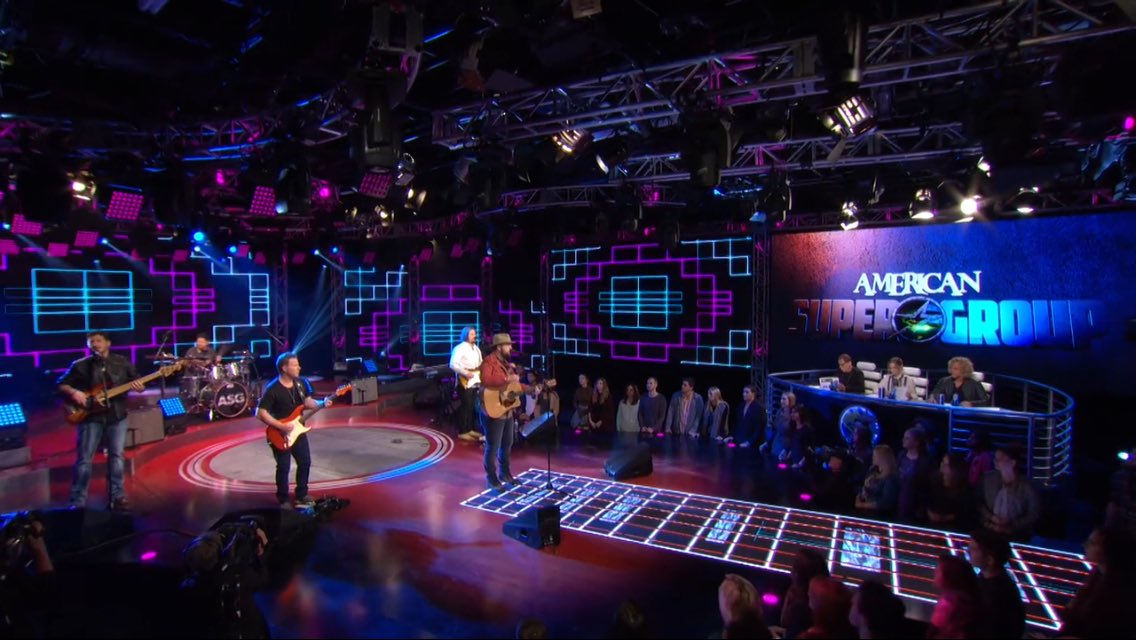 Tonight's the night! 2-for-1 beer, wine and cocktails w/<a href="/ZackRosicka/">Zack Rosicka | Luxury Realtor</a> from <a href="/SupergroupUSA/">American Supergroup</a> on stage at 7pm! #Destin #DestinFlorida #Music