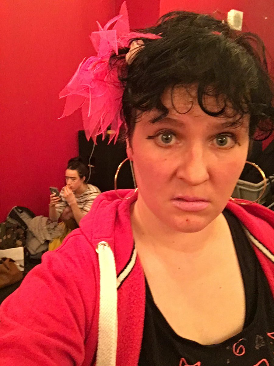 AmeliaStarr3's tweet photo. OMG OMG I'm actually in actual London? In the GREEN ROOM? (Its red lol) Some ryt saddos in here tho @HackneyAttic #poetryapocalypse https://t.co/ZMAiTFXmJD