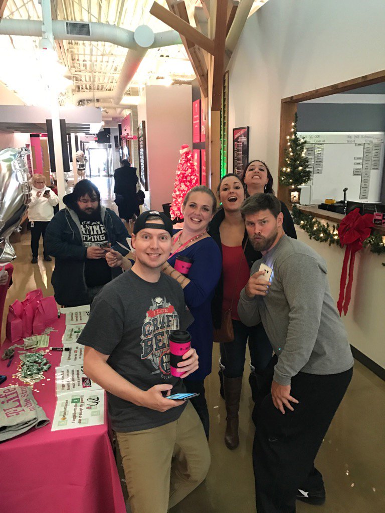 StaciaWoolley's tweet photo. #TLifeBattle #MyUncarrierLife #takethatOakland #GoingDigital @tmobilecareers @LizInMotion @TamaraSmith7730 @skramer1 https://t.co/RaGKmvcX6u
