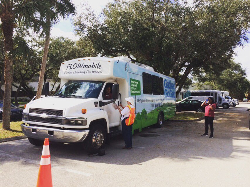 SafeMobilityFL's tweet image. @CarFitFlorida can fit you to your car no matter how big or small! @flhsmv #FLOWmobile getting #CarFit #ODSAW16