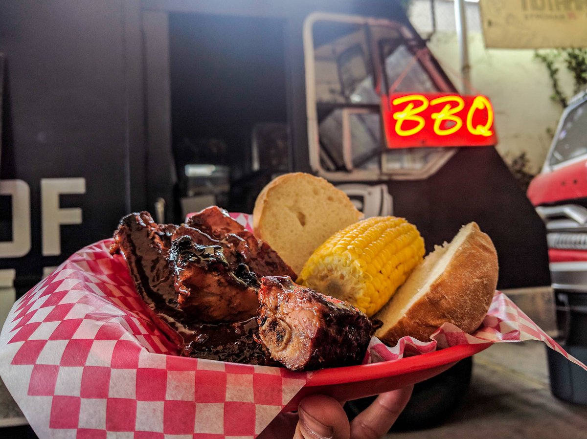 Food Trucks House tweet media