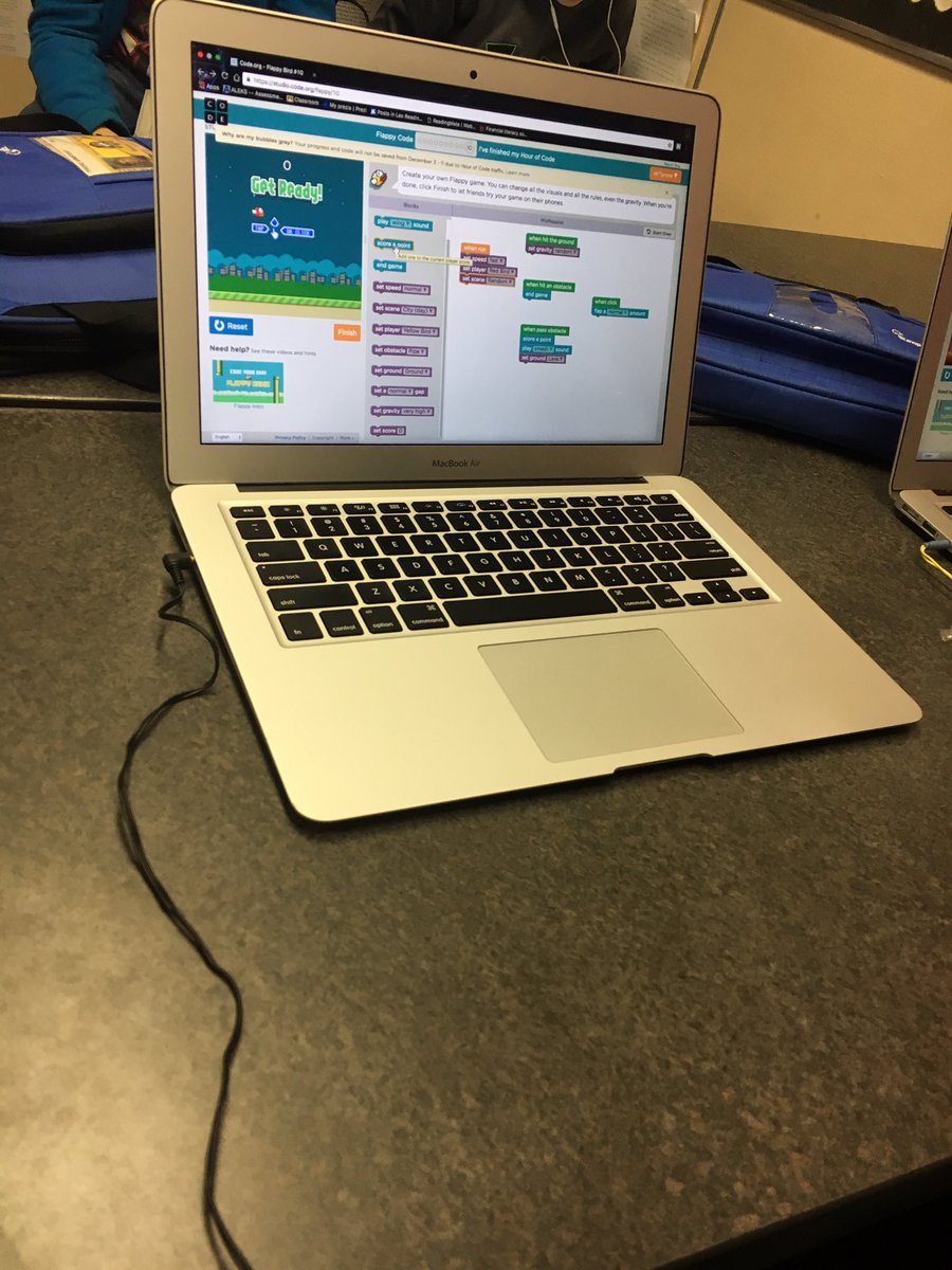 CoachMorgan19's tweet image. Flappy Bird never stood a chance! #HourOfCode #CodeIowa @codeorg