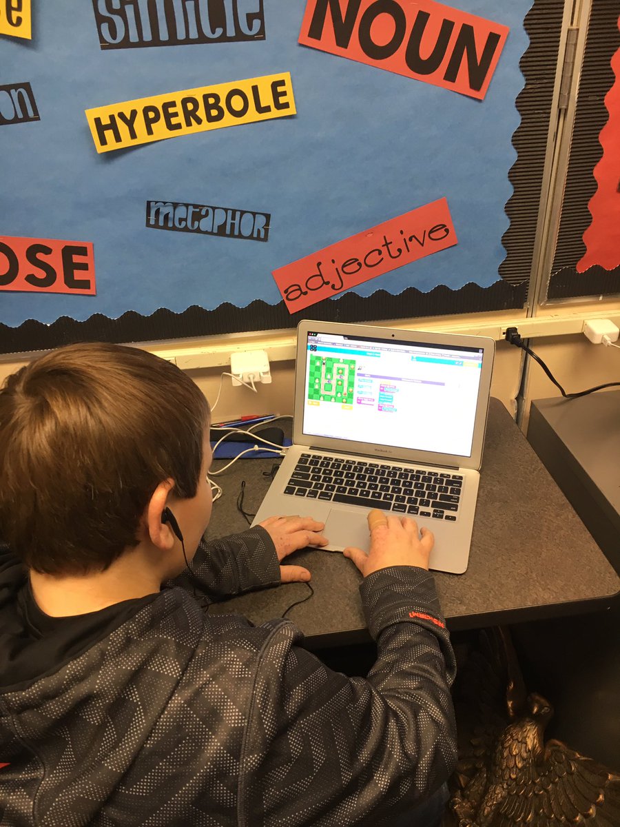 CoachMorgan19's tweet image. Being a zombie has never been so fun! #HourOfCode #CodeIowa @codeorg