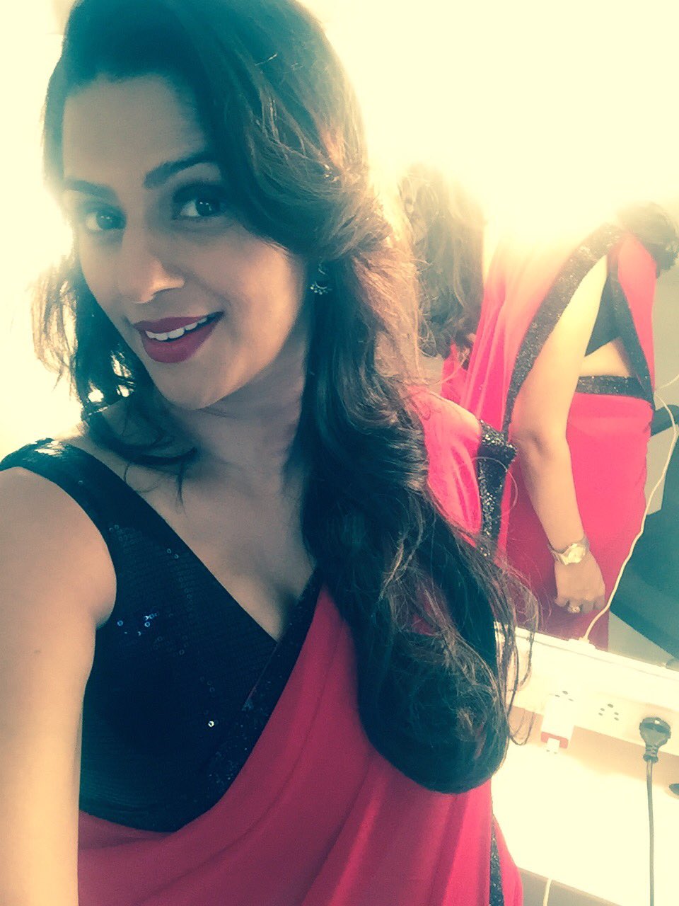 biutiful selfie poses in saree #🤗 Images • Mahi Singh (@1627378173) on  ShareChat