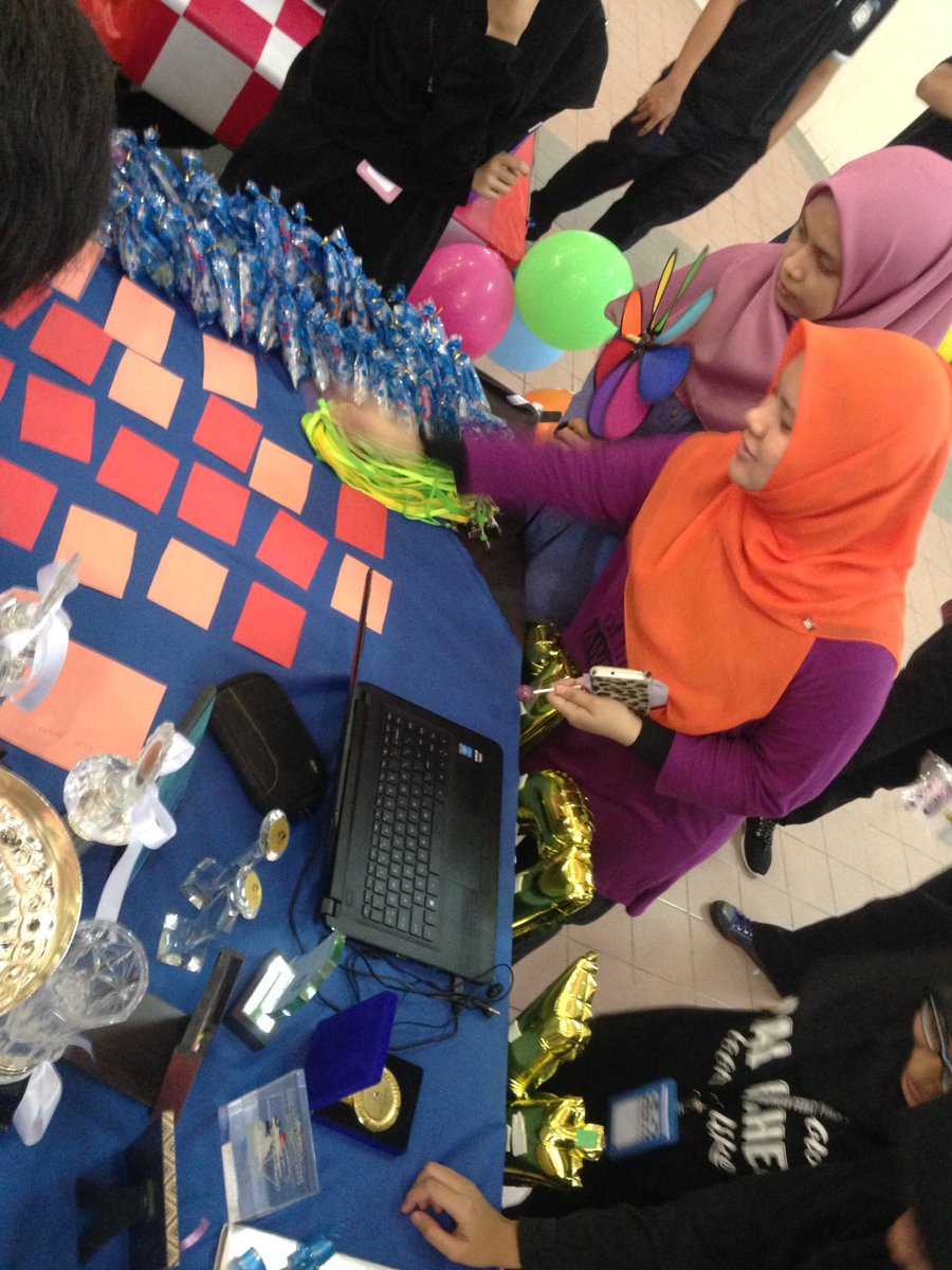 DebatKdp's tweet photo. Diminibooth kami juga terdapat permainan teka teki dan tayangan video debat #caferedang #kelabdebatdanpidato #minibooth https://t.co/7V1cEmKEJS