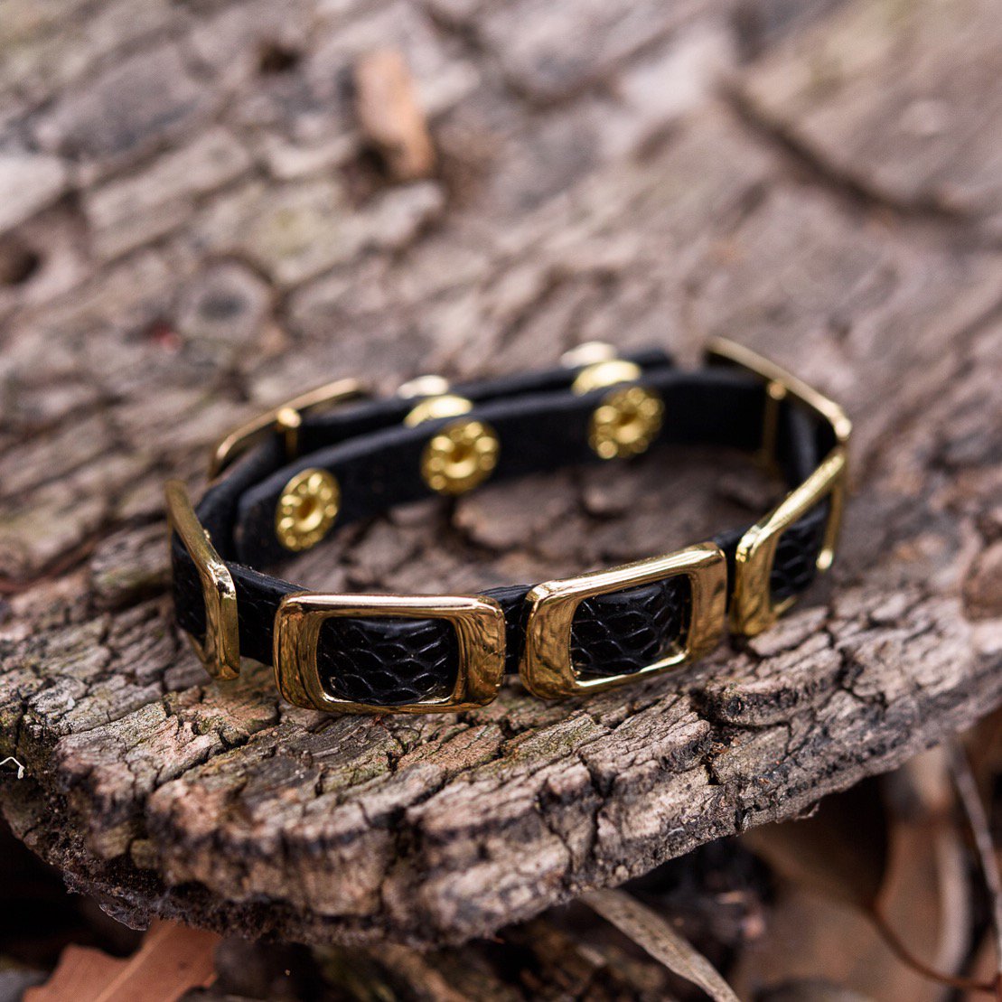 GiandoMassi's tweet photo. 'Tis the season for something shiny. https://t.co/uOpeNeDy14 #gold #bracelet #fashion https://t.co/N37XcZz5Rk