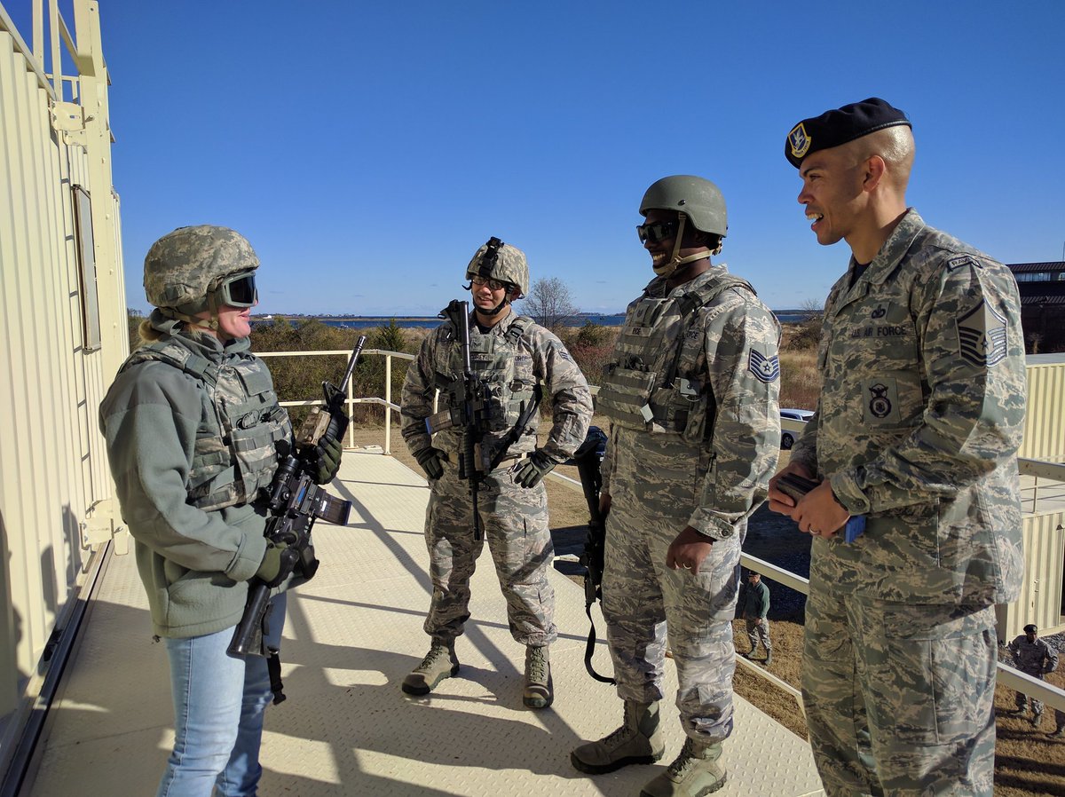 BulletValentina's tweet photo. Good training with #combatives of #JBLE #CombatArms for #Weapons #airforse #USArmy #Virginia
ВоеннаябазаЛэнгли. ШтатВирджиния. Декабрь2016 https://t.co/uJASNOcLI3