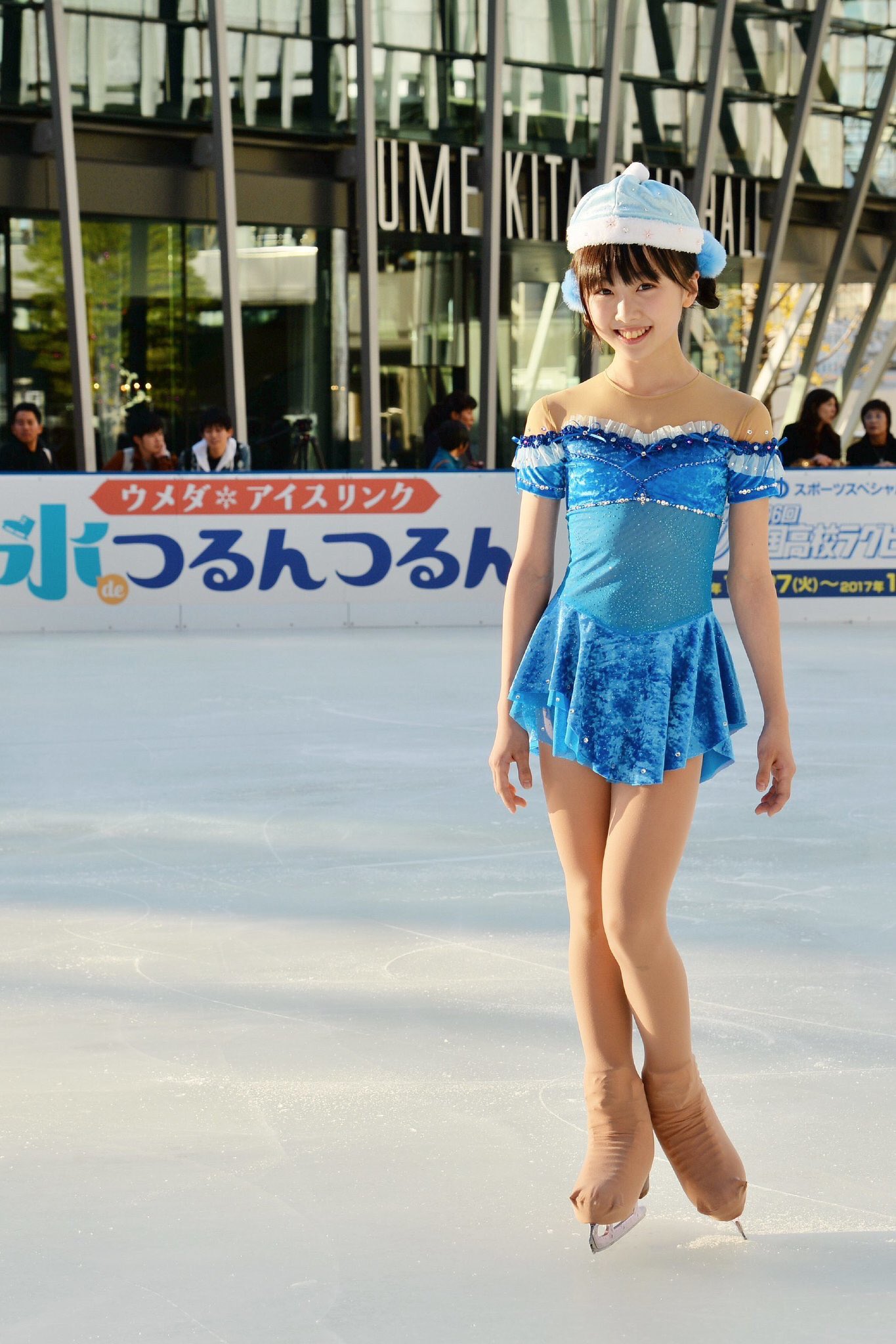 まるくすp 今朝の新聞に子役でスケーターの本田望結 ほんだ みゆ ちゃんという子が紹介されてたんだが これは可愛いなぁ 実写で八九寺真宵やらせたい 4枚目顔写真参照 T Co Adholetps3 Twitter