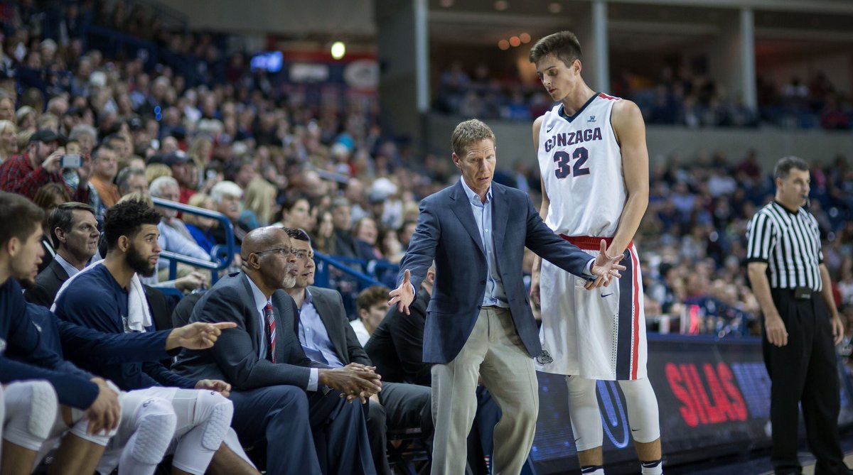 ZagRewards's tweet photo. Mark Few: "Collins, I swear the fish was this big." @ash_beausoleil #ZAGCAPTION https://t.co/Gdq0uxTZEL