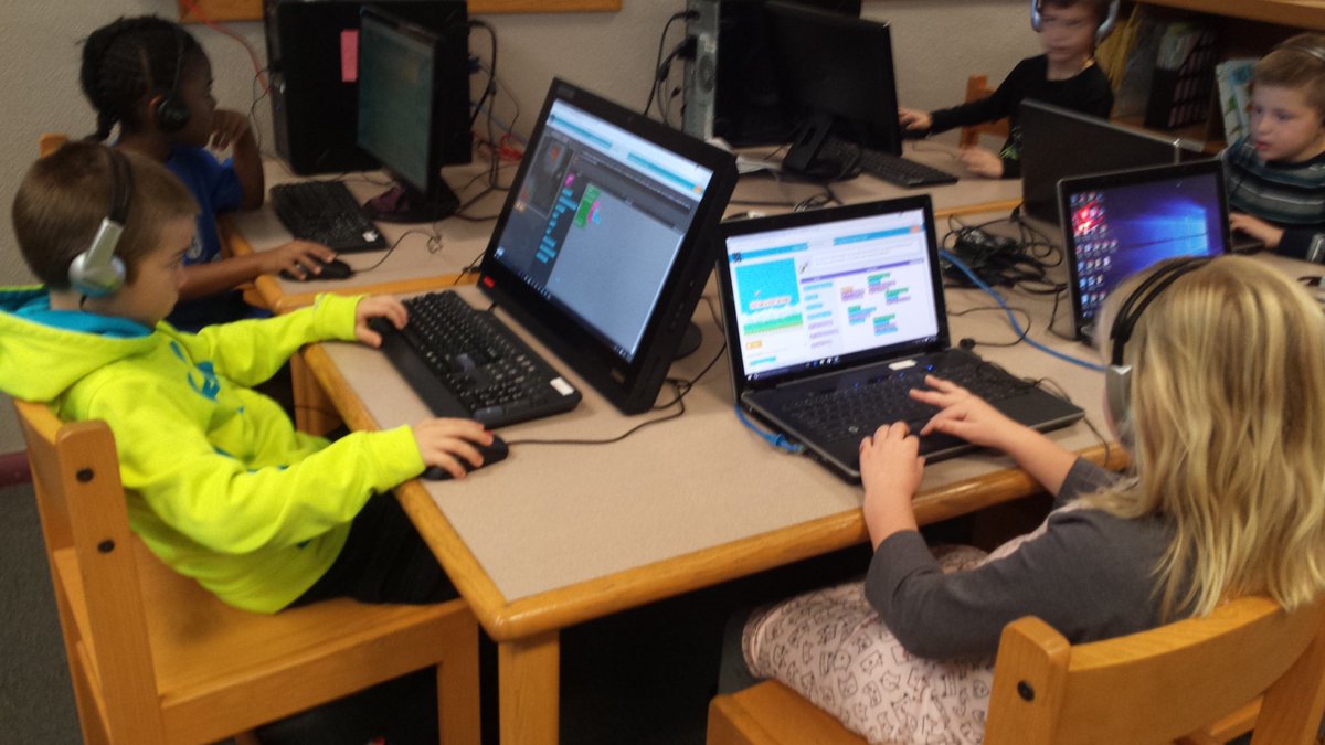 SShepReads's tweet image. Great last day of #CSEdWeek #HourofCode #CodeIowa @IowaSTEM