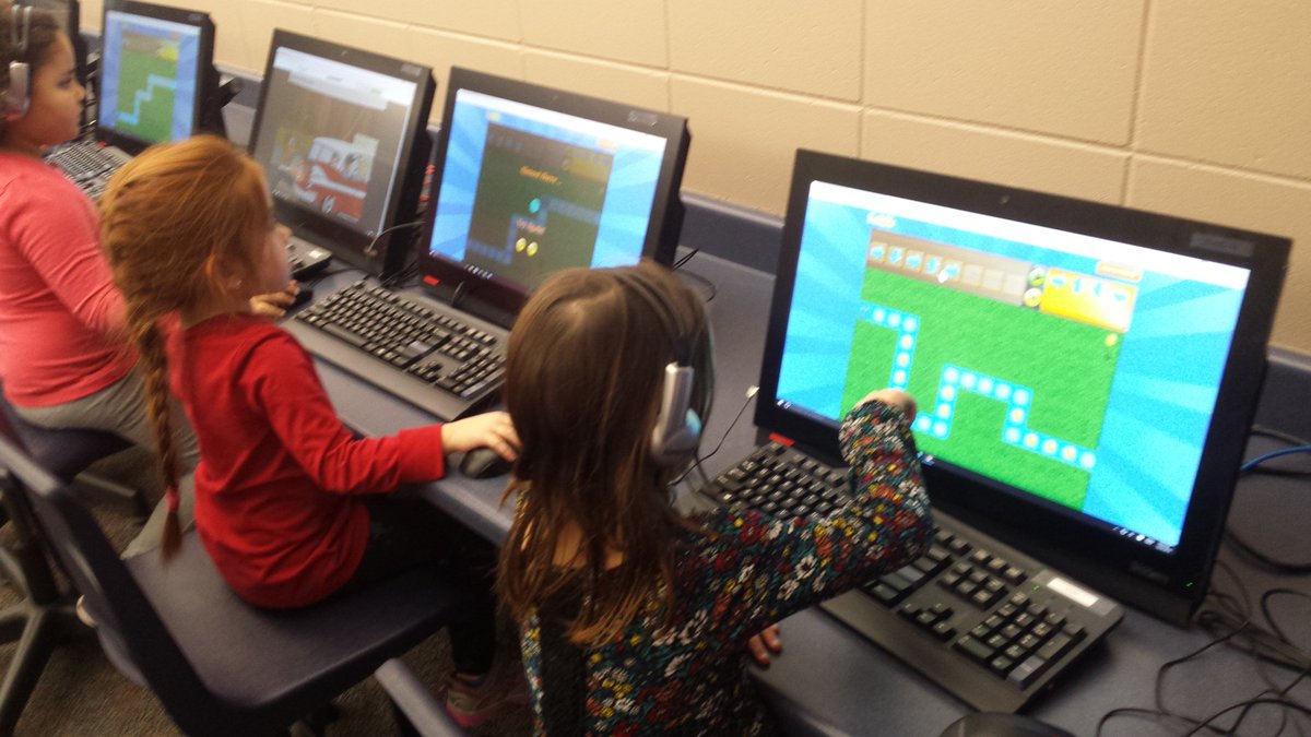 SShepReads's tweet image. Great last day of #CSEdWeek #HourofCode #CodeIowa @IowaSTEM