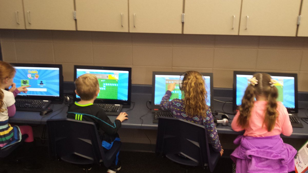 SShepReads's tweet image. Great last day of #CSEdWeek #HourofCode #CodeIowa @IowaSTEM