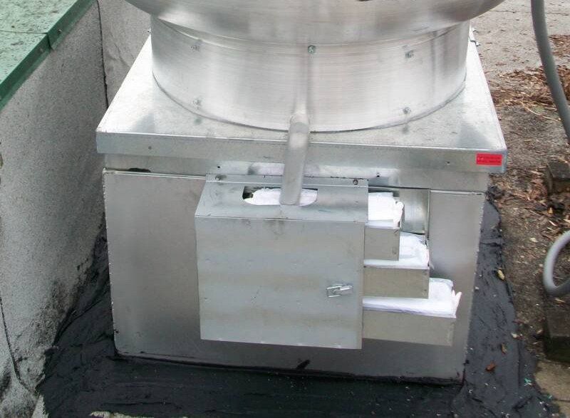 hoodfilters's tweet photo. 5 ways a #rooftopgreasecontainmentsystem protects your #commercialkitchen business >> https://t.co/gcPjs5YRnr #HoodFilters #greasebox https://t.co/EmjkhqFGZG