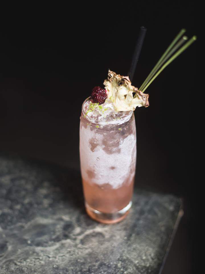 Elegí el trago que va a acompañar esta noche de viernes! #SignatureCocktails 
Reservas: luzmalaarcos@gmail.com luzmalabar.com