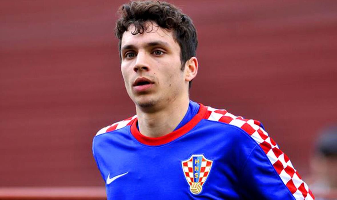 CareerModeStars's tweet image. Filip Krovinović
@RioAve_FC , Croatia 
73-&amp;gt;82
Position-CAM
Age-20