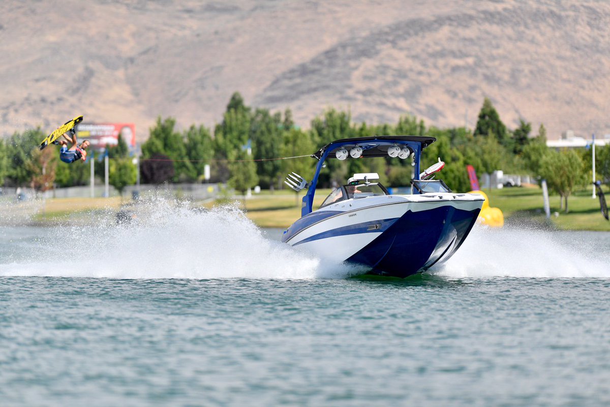 TheWWA's tweet photo. Get your wake fix this weekend when the @malibuboats #EvolutionProSeries hits @NBCSports Sports THIS Sunday Dec. 11th at 3:30 PM EST!! https://t.co/5TX7Bh7bXK