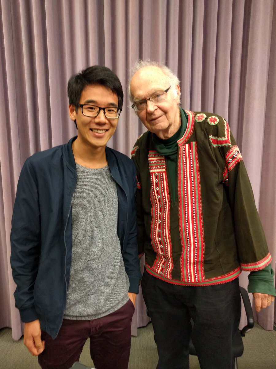 dwddao's tweet image. #ArtOfProgramming #ChristmasLecture #Knuth Discussing Graph Theory in Stanford with legendary Donald Knuth. Check ☑️.