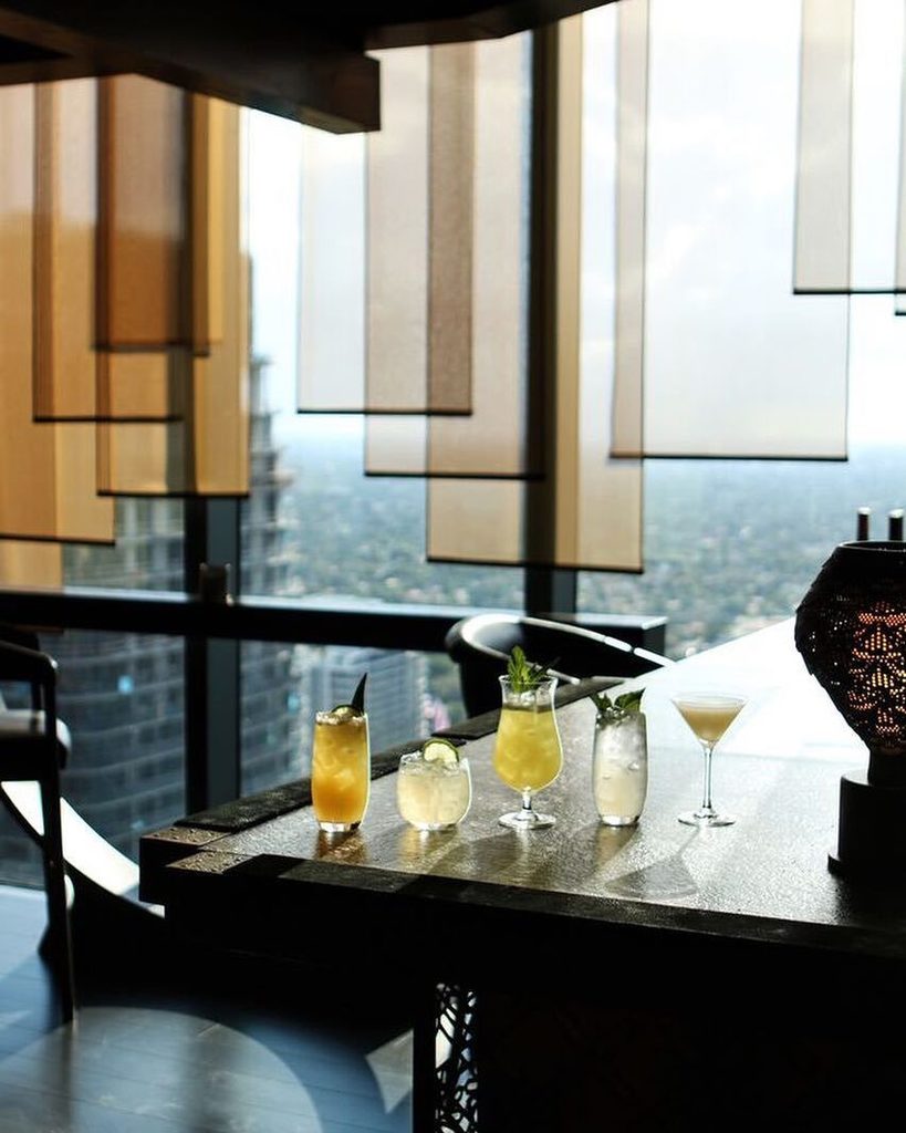 The art of sharing. #EASTMiami ift.tt/2hg3AEg