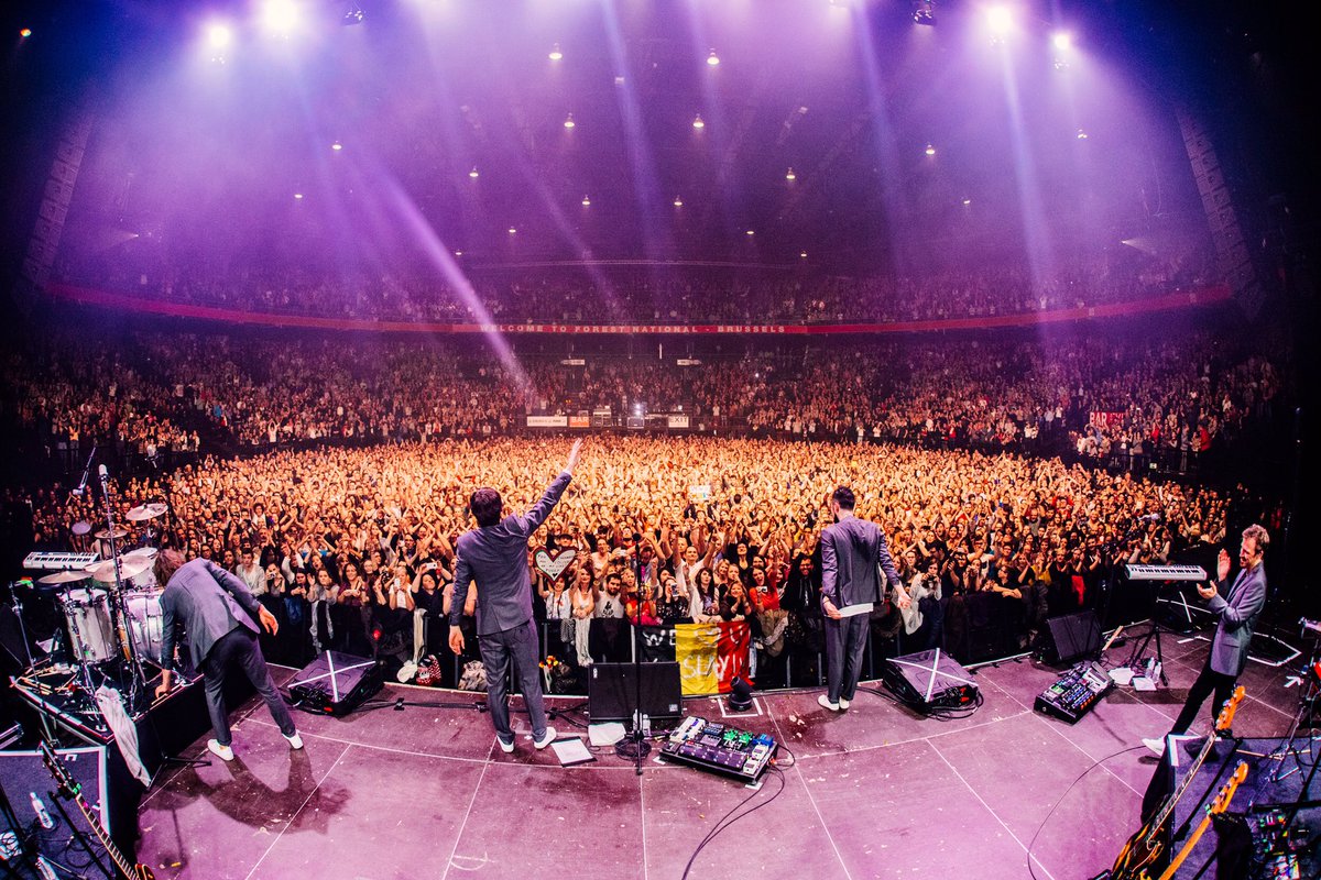 PuggyBand's tweet photo. #insane night!!!!! 🇧🇪🙏❗️               pic by @Kmeron https://t.co/EAHRmBPjus