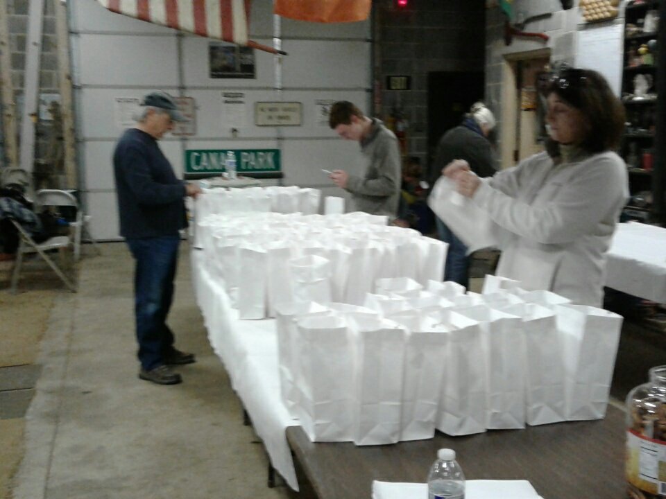 TakeItOutdoors's tweet photo. Setting up for the #luminaries at #lock60 https://t.co/yIDgVNUoq5