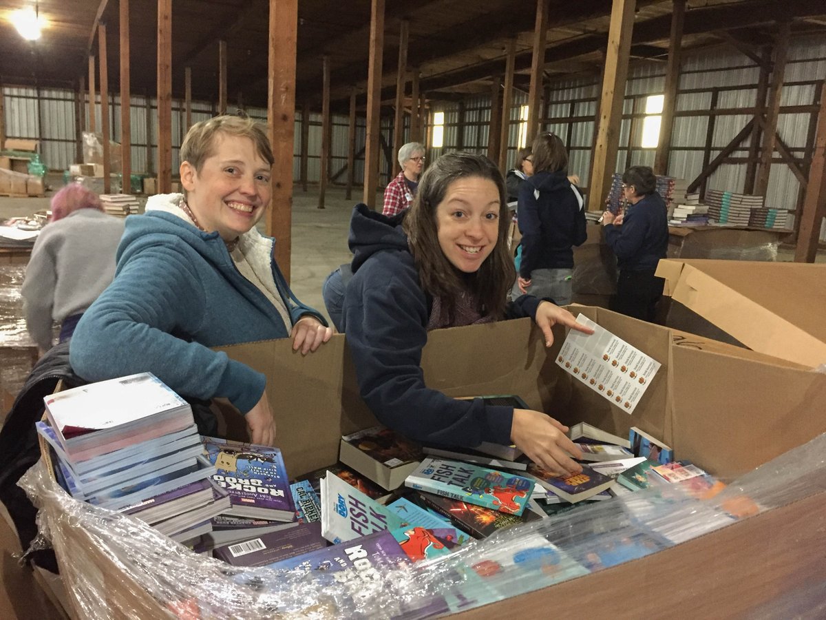 CASEatDuke's tweet photo. #FuquaServes Week the CASE team volunteered at @Book_Harvest and @durhamhabitat. A great way to connect with #Durham area nonprofits! https://t.co/mANsffDIfo