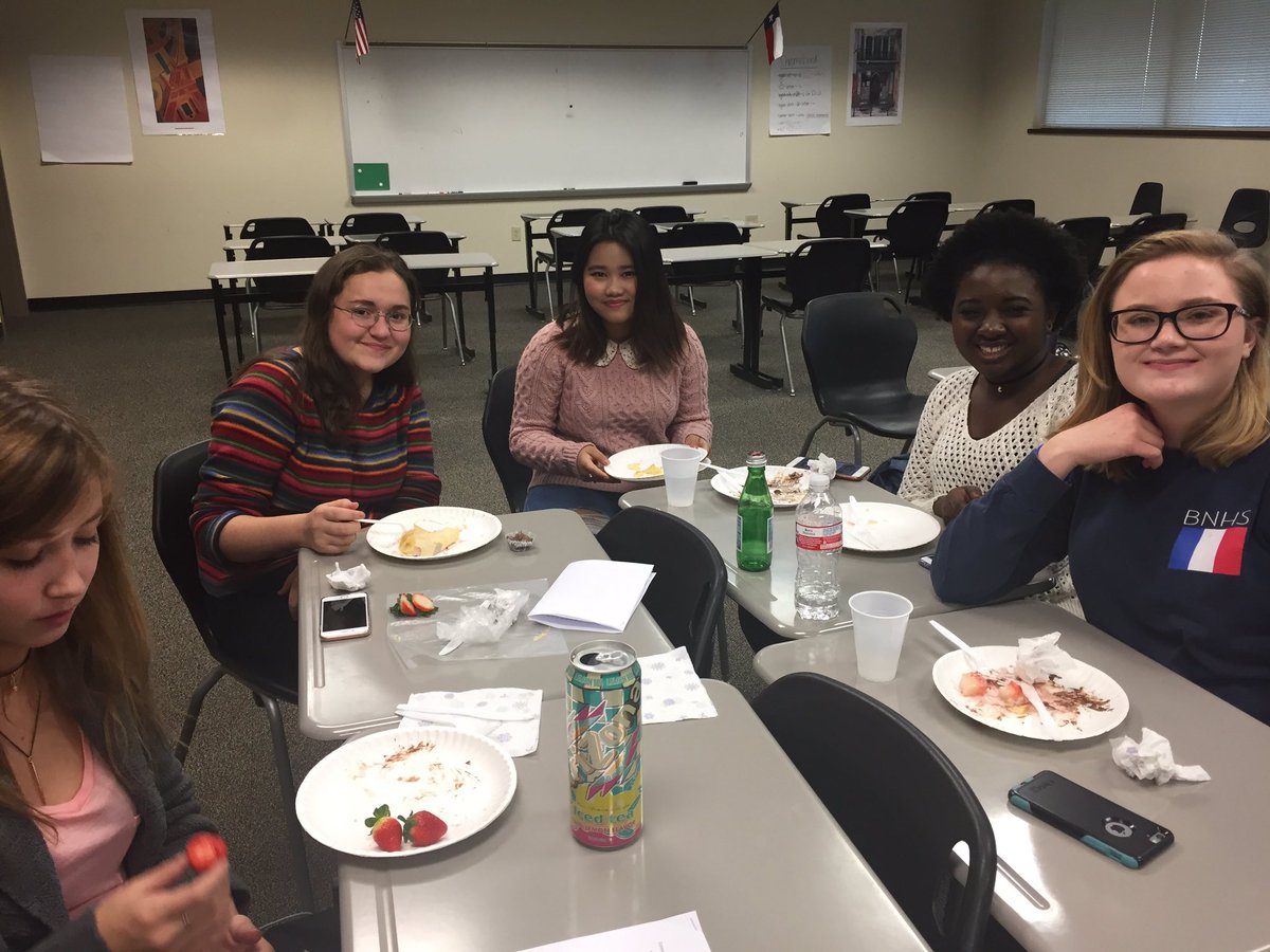 BNHSFrench's tweet photo. Holiday party was loads of fun! Thanks to everyone who came, and bon week-end! 😊🎉 https://t.co/8LokwyeSQ6