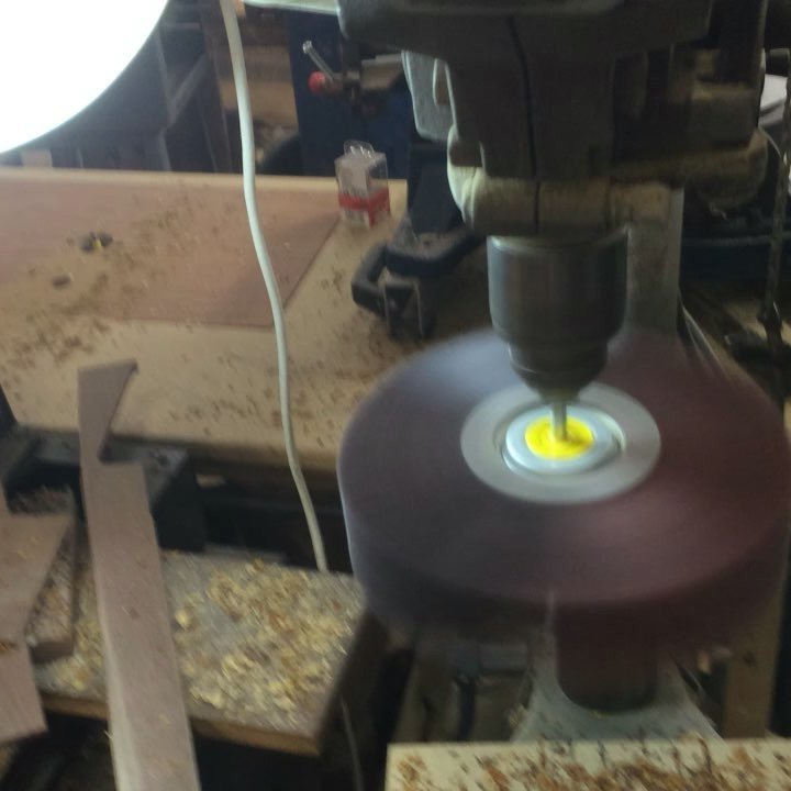 DeMontGuitars's tweet photo. Thanks to Klingspor for this fantastic sanding wheel!
#demont #guitar #luthier #Klingspor #demontguitars #customgui… https://t.co/2HUIO6Veho