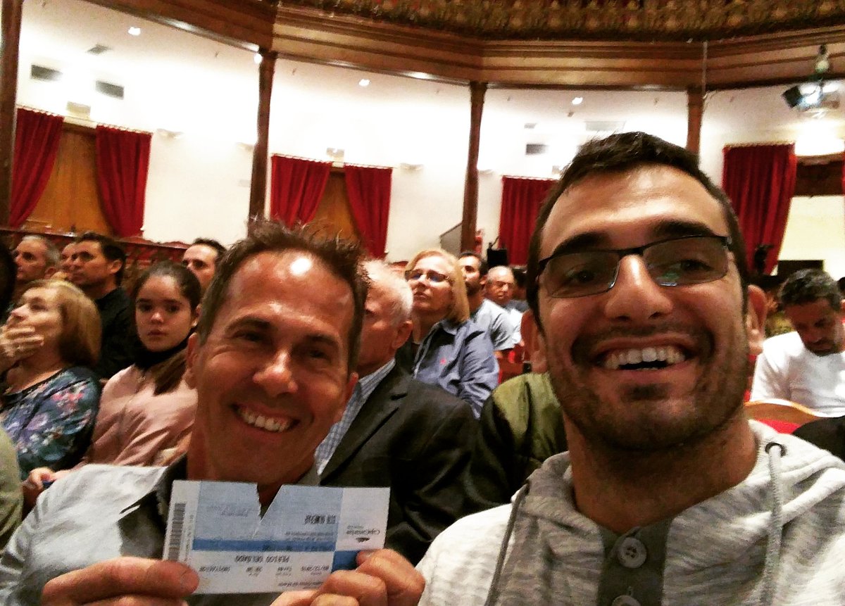 serhihe's tweet photo. Reencontrarse con amigos en la charla de @pedrodelgadoweb #SafeBike https://t.co/yy0VnwI1YT
