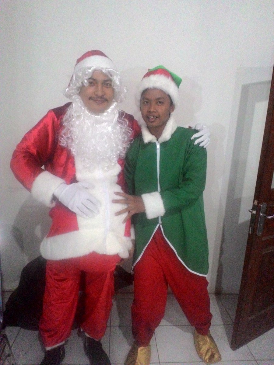 DustinGeinbee's tweet image. Gentayangan lagi di Hari Natal dan penghujung akhir tahun #TheComment_NET :)