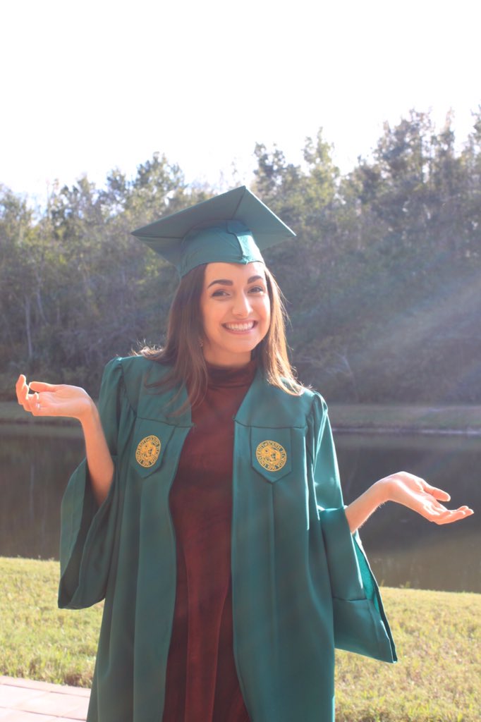 thecassiejoy's tweet photo. That's a wrap. 🐂 #USF2016 https://t.co/BGdG5D2nYL