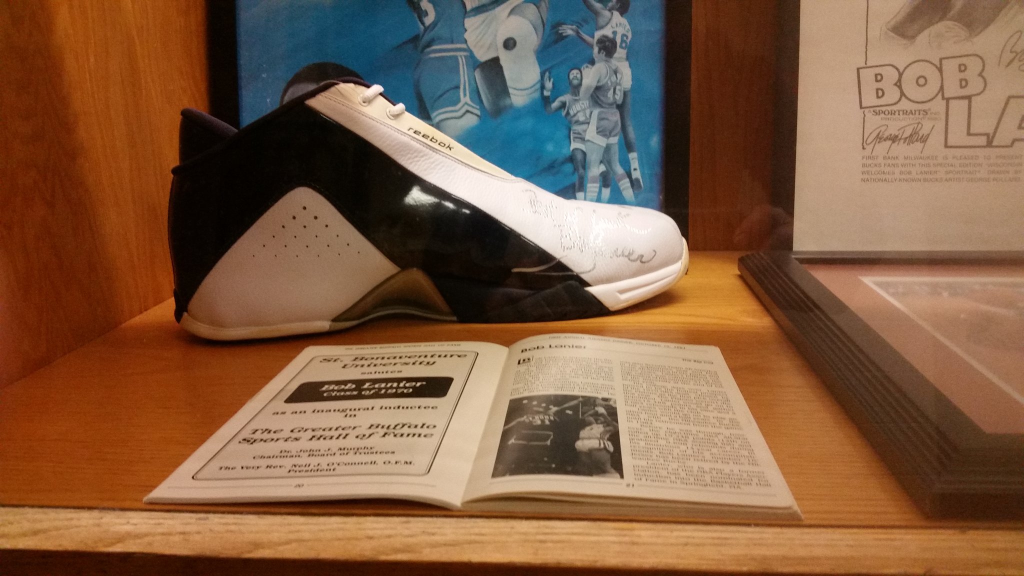 UNCW Basketball on X Tomorrow s opponent BonniesMBB once featured Bob Lanier who led SBU to the Final Four in 1970. And by the way he wore a size 22 shoe. https t zSvXFuKbEe