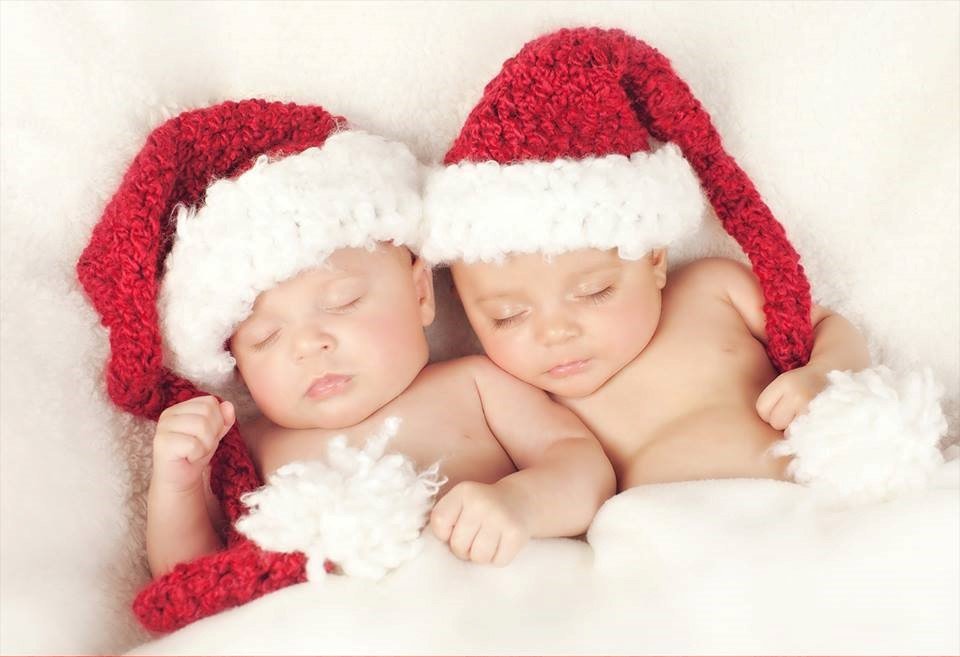 "It's Ever and Bex's first Christmas this year. They are growing way too fast." 😭❤