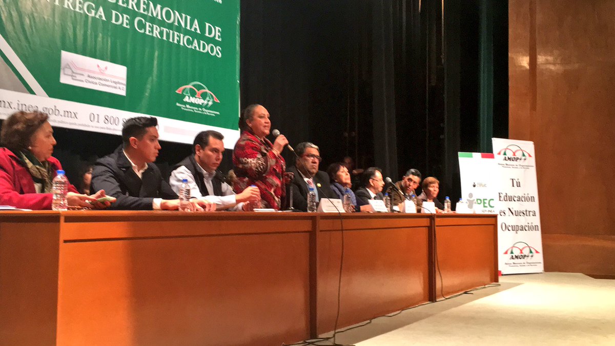 INEAmx's tweet photo. .@maritzaordazdf, delegada del #INEACdmx, reconoce el valor de jóvenes y adultos para concluir sus estudios. ✍🏻️💯 https://t.co/rgquKRNCq6