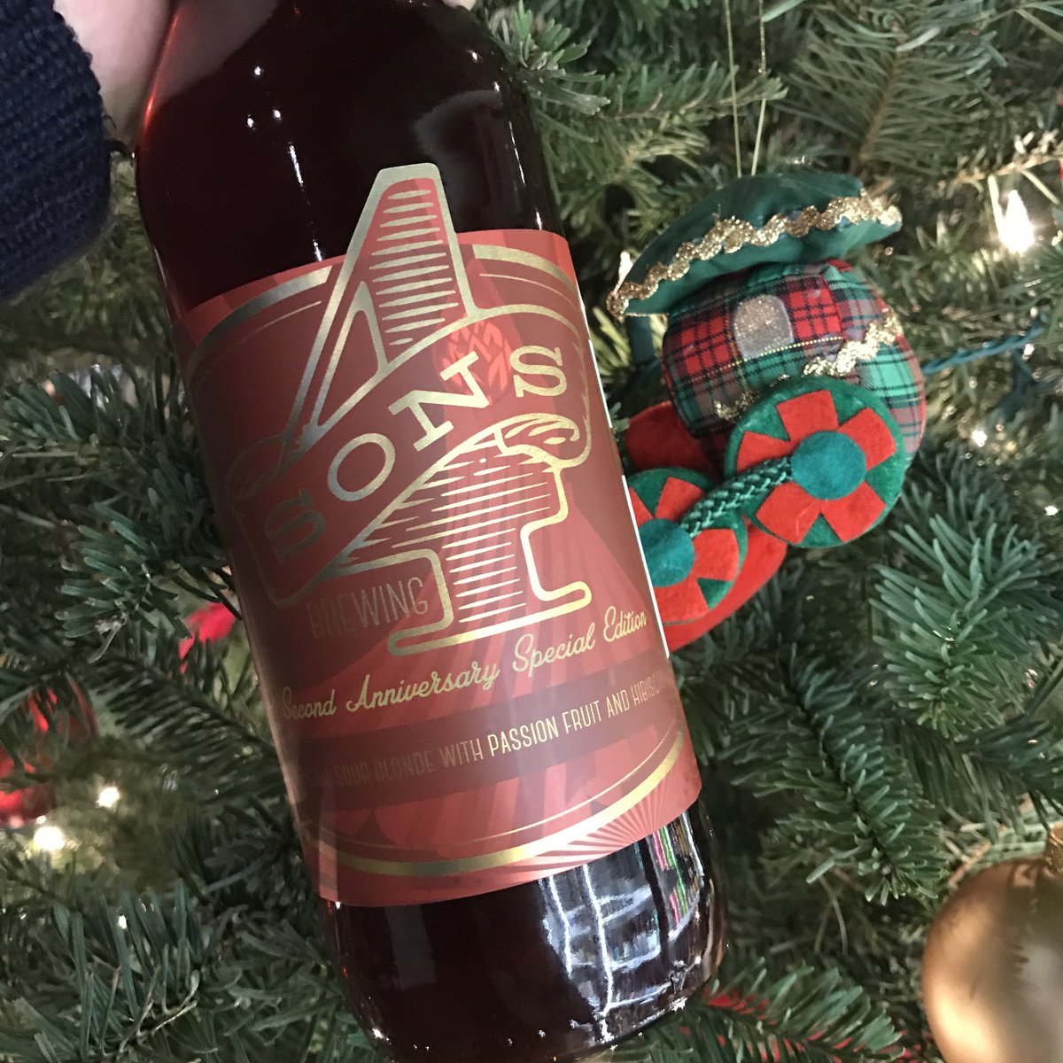 AmazingGrapes's tweet photo. Just in: @FourSonsBrewing 2nd Anniversary Imperial Sour Blonde with Passion Fruit &amp; Hibiscus #SourAle #Anniversary #FourSonsBrewing https://t.co/3omQ9KthS5