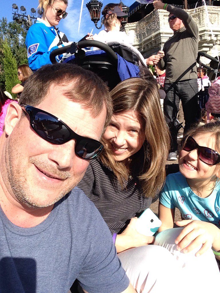 mjureller's tweet photo. Hello Disney! https://t.co/OZ7wh9m2kI
