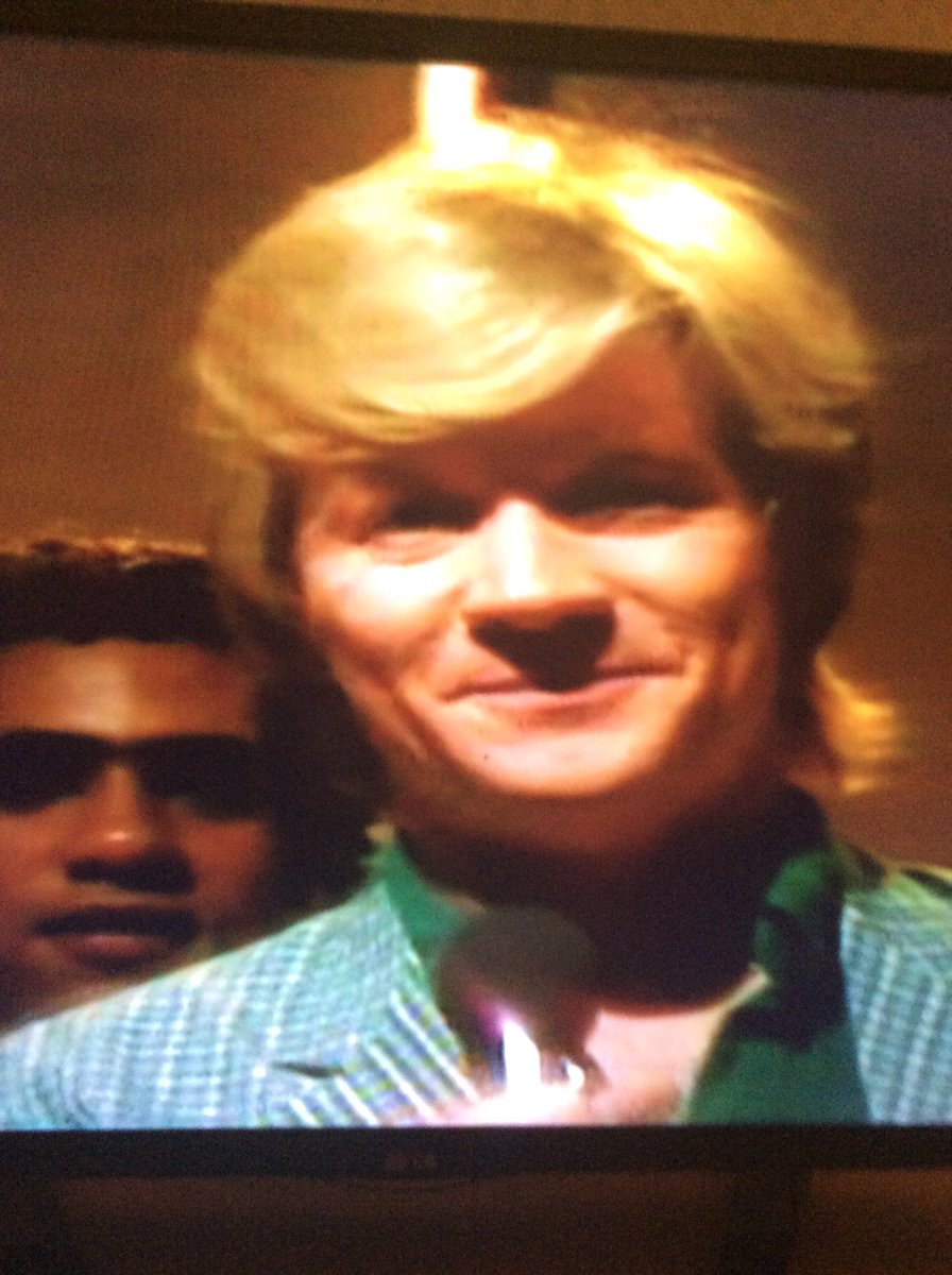 The question will always be, what came first  :<a href="/davidkidjensen/">David Kid Jensen</a> or <a href="/realDonaldTrump/">Donald J. Trump</a> ? #hairdo #conundrum