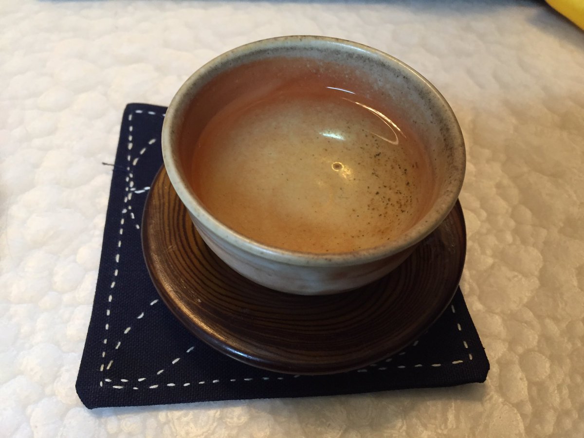 집에서 남편과아들과 함께 차한잔