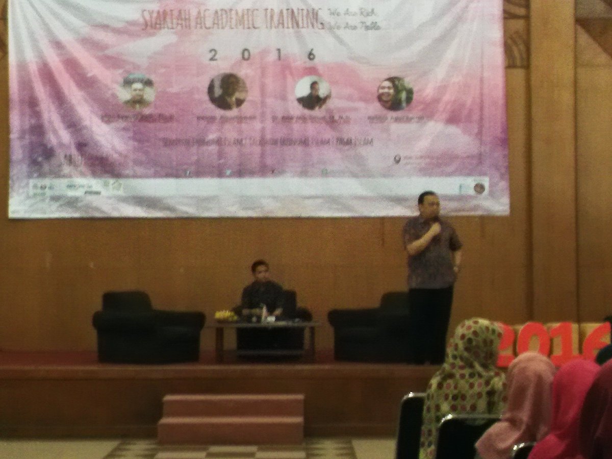 KSEI_SCIEmics's tweet photo. Pematerian kedua disampaikan oleh Irfan Syauqi Beik (@irfan_beik) tentang potret perekonomian global
#SAT2016 #EKSYAR #EkonomRabbani #FOSSEI https://t.co/iWiVQo9nyM