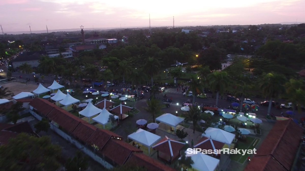 Malming makin asoyyyy :) | Inovasi Daerah #tamankuliner Wonosari #gunungkidul | @KabarGunkid <a href="/patukintegrasi/">Patuk Terintegrasi</a> <a href="/HNCRKFM/">Wonosari Kota Hijau</a> <a href="/ArgosariRadio/">Argosari Radioline</a>