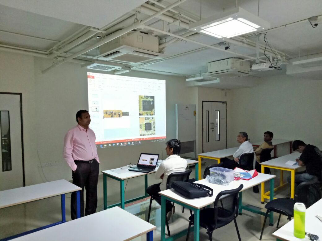 MJAaqib's tweet photo. Workshop on Software defined Radio (SDR) @ikpeden #EDENWorkshops #EDENTrainings @electronutLabs @tikiarya https://t.co/HsEv57ZXdJ
