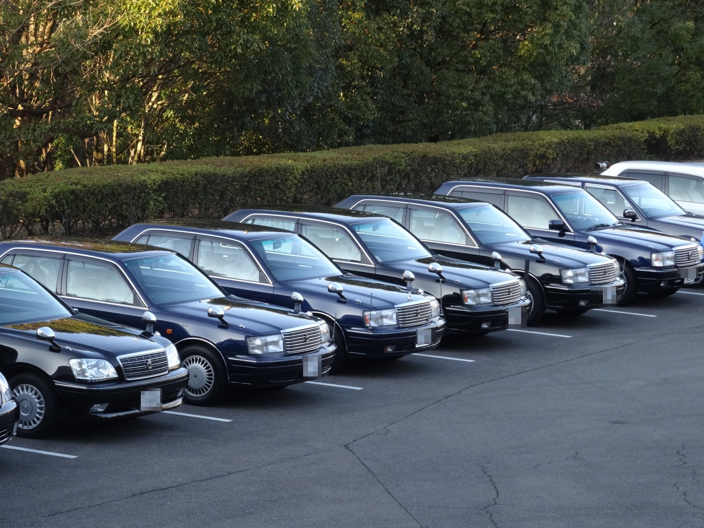 Twitter पर ずみ Systemphilsophy はじめまして 私の場合はヤフオクの 官公庁オークション で元公用車 を買いました 車種の性質上 乗り潰されて廃車になる事が多いのですが 数は少ないながらも中古車情報サイトによく出ていますし もちろん クラウンセダン