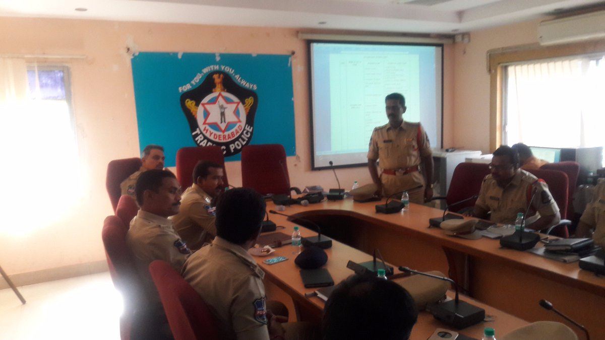 shoabids's tweet photo. conducted 5s implementations class by Insp Abids to all ACP’s, Insp’s &amp; Admin SI’s,Station writer’s, under Guidelines of DCP C/Zone https://t.co/E6yGlKCvQ2