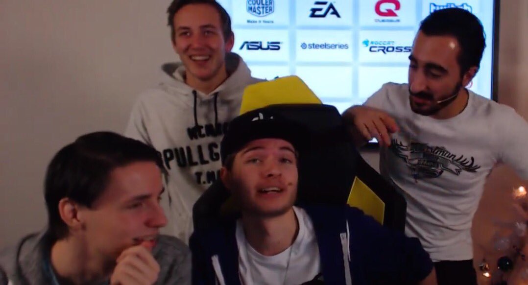 unicorn_pien's tweet photo. #24UURDHD #DHDCLIPS IK HEB HIER ZO LANG OP GEWACHT😭ZO BLIJ @JeremyFrieser @ItzSyntrax @ToastmanGames @LinkTijger https://t.co/NJu3fYrinS