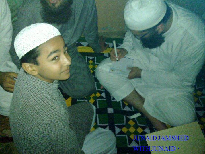 Thehafizjunaid's tweet photo. @ARYNEWSOFFICIAL
#wo #arsh #kay #chiragh #hen #men #un #kay #qadmon #ki #dhool #hoon
#Ae #zindagi #gawah #rah #men #GHULaam_e_rasool #hoon https://t.co/luQBgWFgtT