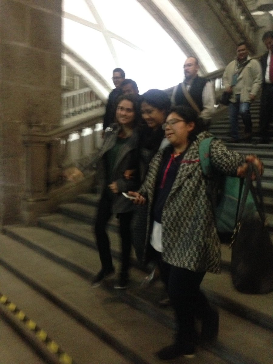 MAValadz's tweet image. 01:42 horas #PoderChilango #Constituyentes #FemPower @annetoby @Nellyatoa @GuadalupeMRuiz @AnaJuli20104865