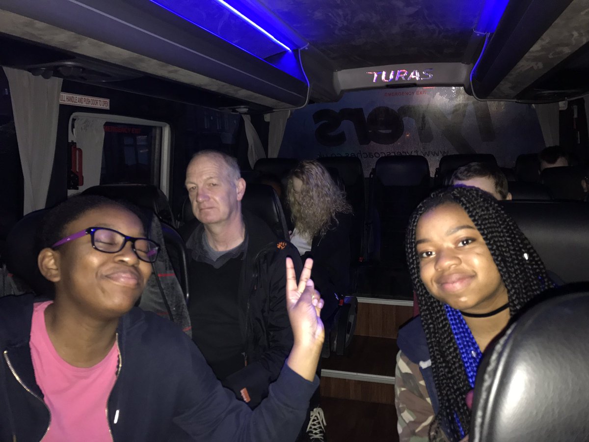 MolymeMolyneux's tweet photo. Up early this morning Year 10! On our way to Newcastle to see #animalsinsideout at the Life Science Museum! https://t.co/uzLq73DdQd