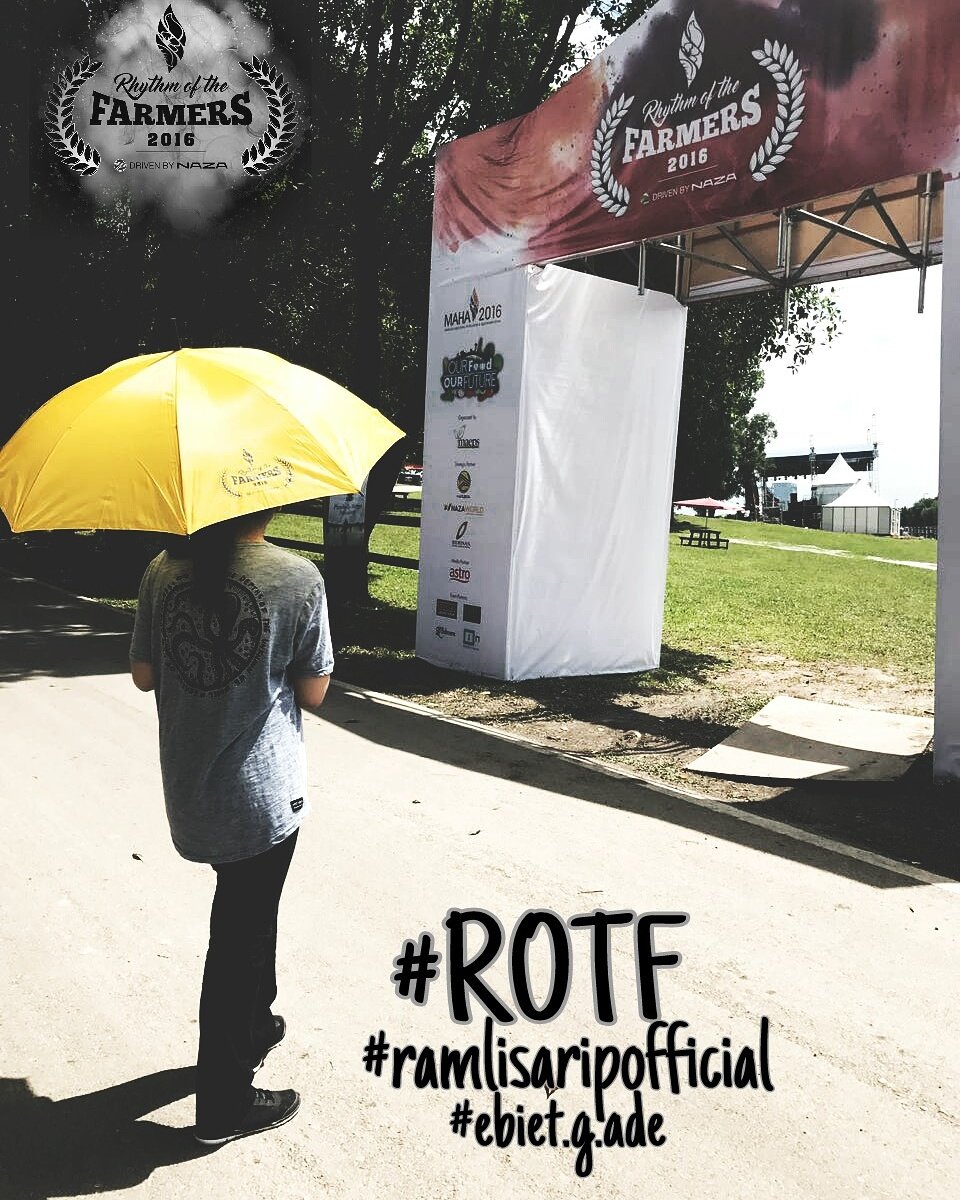 ROTF16's tweet photo. Nmpk #kamelia d #MAHA2016 td..mlm ni kat #ROTF dgn #ramlisarip &amp; #ebietg.ade. iPhone7 &amp; iPad Mini ade lg tau mlm ni! https://t.co/GYsdIb1Bkv