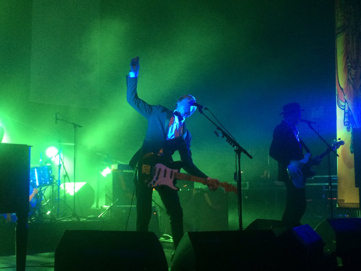 CarolineSims13's tweet photo. What a night, @kulashaker you was awesome. Thank u 4 playing 33 crows #kulashaker #gigs https://t.co/McD3TJeIQD